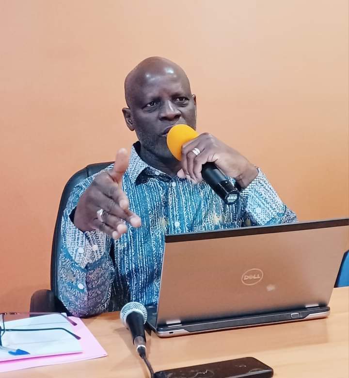 tche_phariman's tweet photo. De 2000 à 2010 
 L'état de Côte d'Ivoire avait recruté  1288  enseignants  chercheurs .

De 2011 à  2022
L'état de Côte d'Ivoire a recruté 4870 enseignants chercheurs 
Ministre de l'enseignement supérieur  
Mr @Pr_AdamaDiawara https://t.co/homZQF0h6F