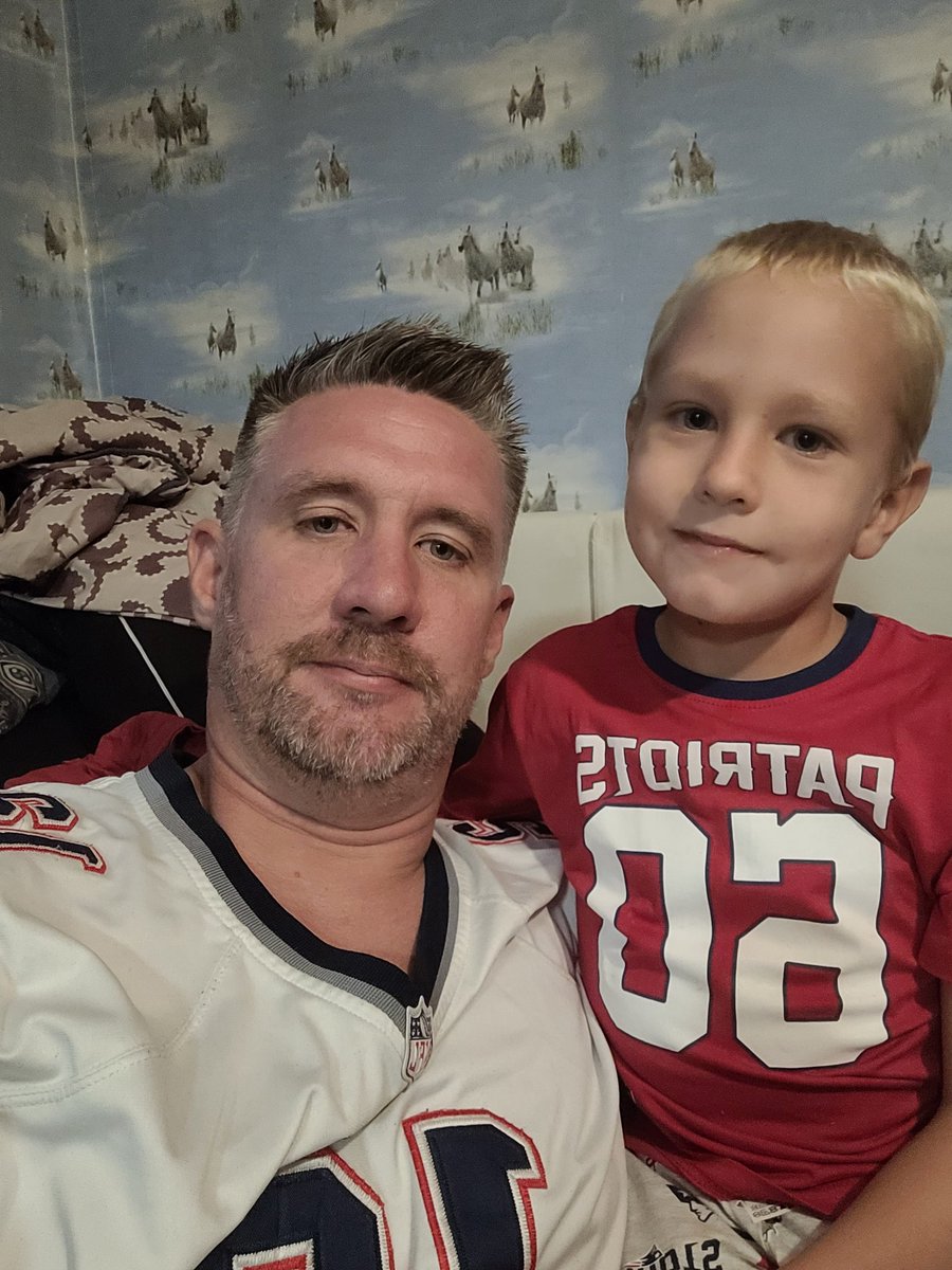 XVeyssiere's tweet photo. Allé les pats on y croît encore nous aux playoff #equipeNFL https://t.co/ipiokOzOh1
