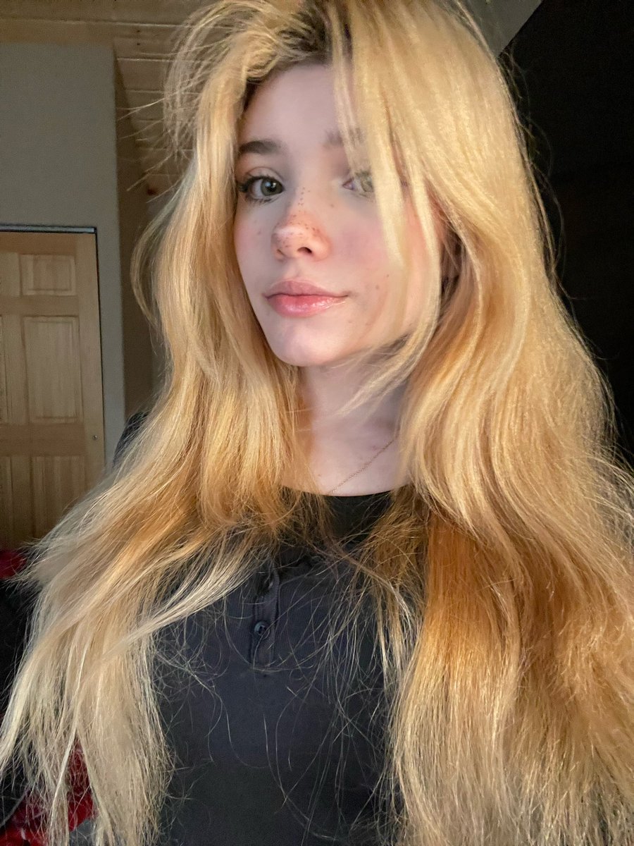 emmy. ♡ tweet media