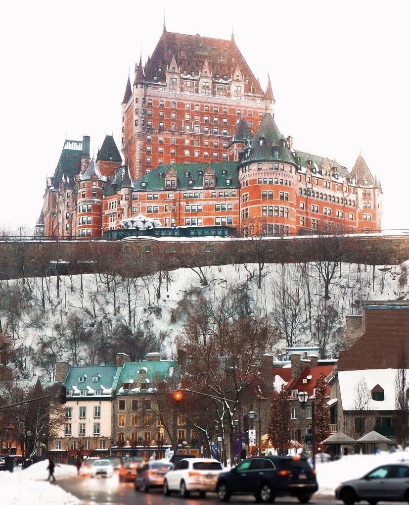 MsLakishaParker's tweet photo. The view of Chateau Frontenac from Petit Champlain 😍 #christmasinQuebec https://t.co/ThzCeYcQyL
