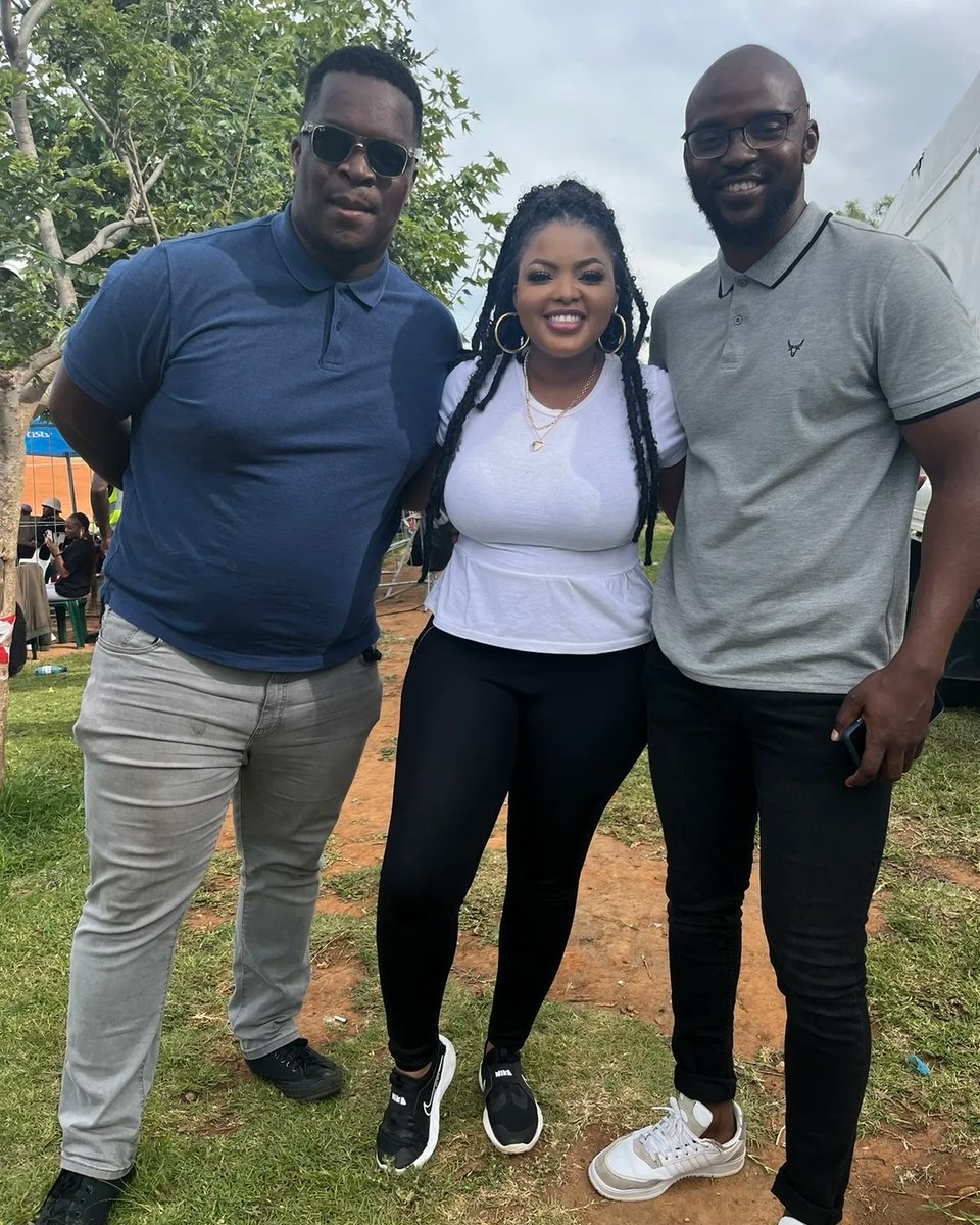LSponono's tweet photo. #PhillysGames are tomorrow, the 26th December
Sobe sithi mnike noma yini akayifunayo, minike ama-skills, umnike ama-goali bajabule abantu
@supersporttv does it better, you won't miss even a single match
#Manqaaa #phillys_games https://t.co/oay20cgeGH