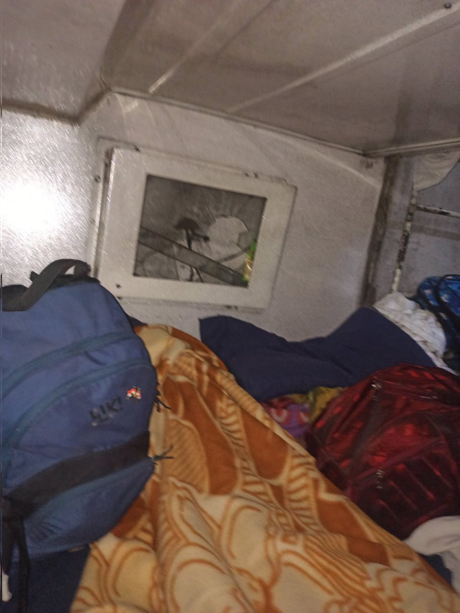 RavishaSingh1's tweet photo. #worst_travels_hanstravels
#worts_services_hanstravels
This bus from Hans travel bus no. UP75M8709 met an accident in Maharashtra near shirdi where there is a huge loss at back side of the bus but
W/o worrying about life of travellers they are traveling to indore https://t.co/5icAGsCHjl