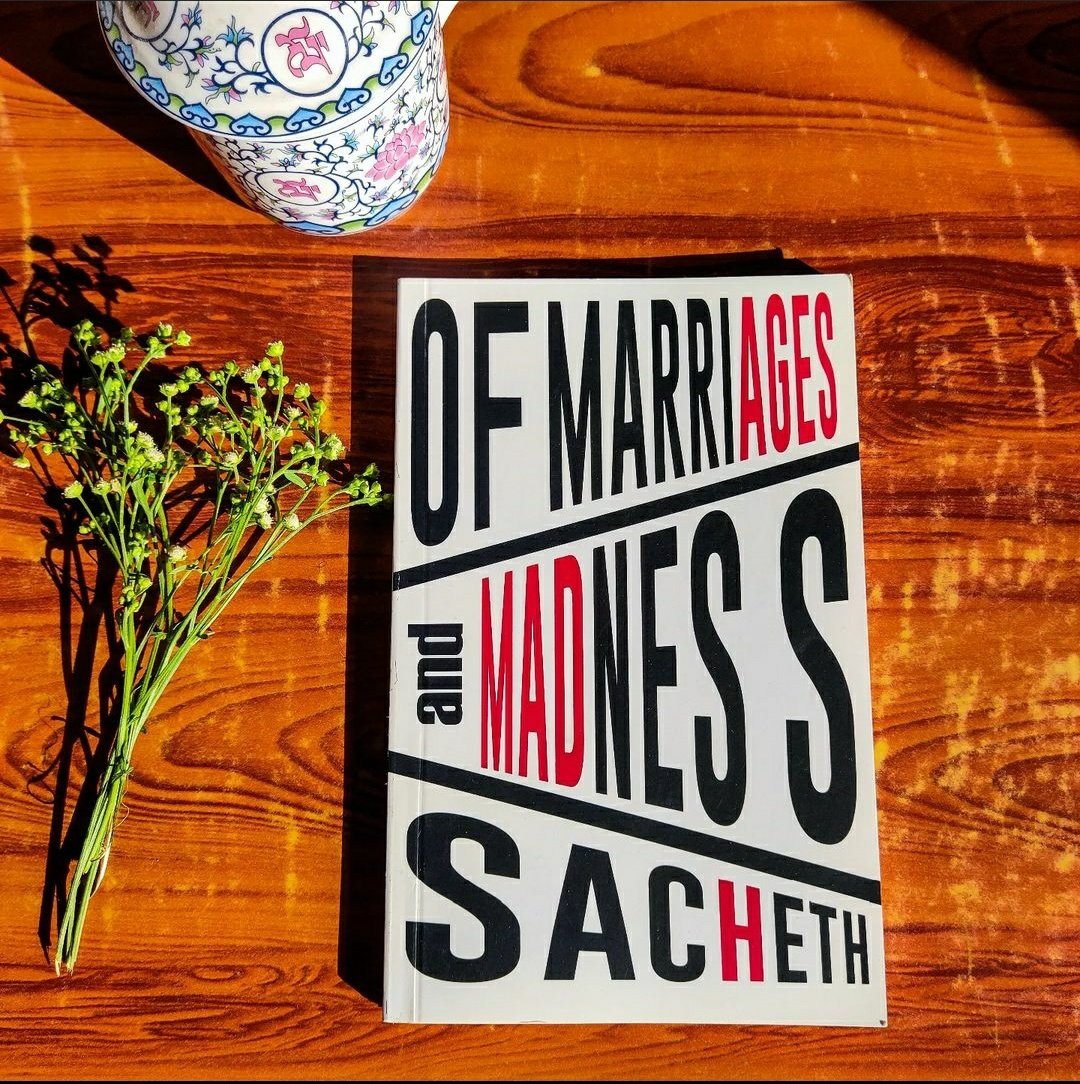 authorsacheth's tweet photo. Wish y'all merry Xmas and happy new year! 
This holiday season, if you're in the mood for some reading, do check out my book: Of Marriages and Madness Available FREE worldwide on Kindle Unltd!
#Xmas #Christmas #gifts #ChristmasEve #XMAS2022 #Christmas2022 #WritingCommunity #books https://t.co/bxz0kwlg4V