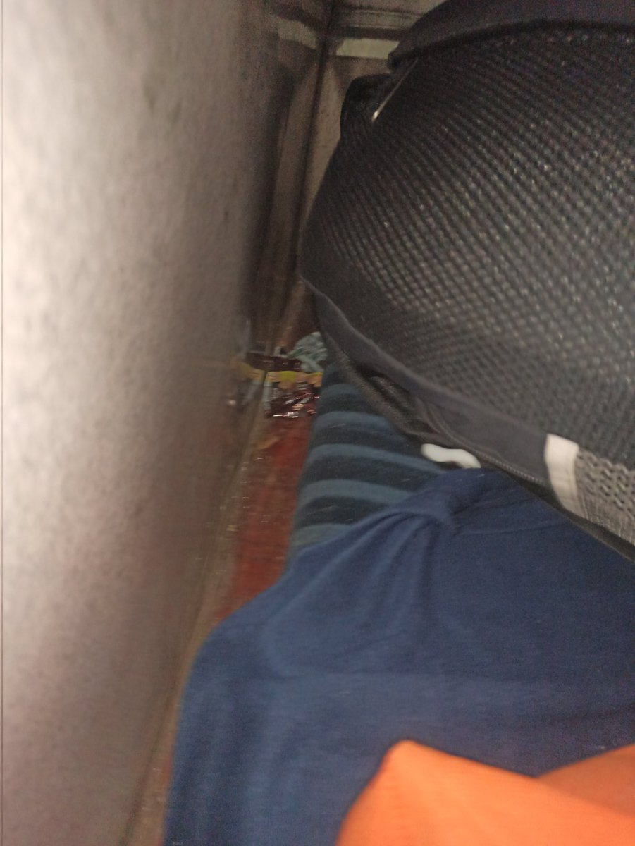 RavishaSingh1's tweet photo. #worst_travels_hanstravels
#worts_services_hanstravels
This bus from Hans travel bus no. UP75M8709 met an accident in Maharashtra near shirdi where there is a huge loss at back side of the bus but
W/o worrying about life of travellers they are traveling to indore https://t.co/5icAGsCHjl