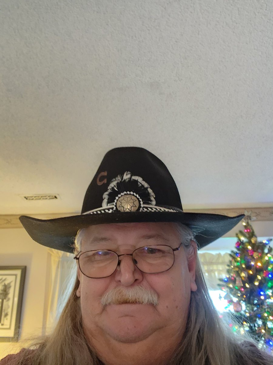 BobWilmouth's tweet photo. Merry Christmas to me, Charlie 1 Horse signed by the King. https://t.co/kE0K0FCsUL
