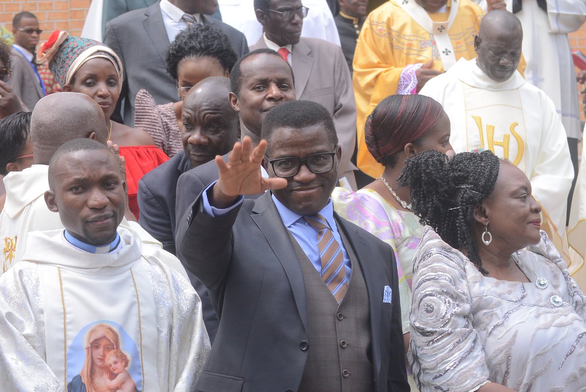 Kamalabyonna mmisa agikwatidde mu Lutikko e Lubaga n'ajjukiza Gavumenti eya wakati obukulu bw'okuwa Buganda n'ebitundu ebirala federo okukola ku nsonga zaabyo. Mmisa ekulembeddwa Ssaabasumba Paul Ssemogerere. 

Abakulembeze b'abavubuka basabidde mu bitundu eby'enjawulo /1