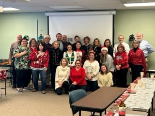 HealthyNH's tweet photo. From our family to yours, we wish you a happy and healthy holiday season! #NHHA&FHCCrew #HappyHolidays https://t.co/qn1wT2FS5s