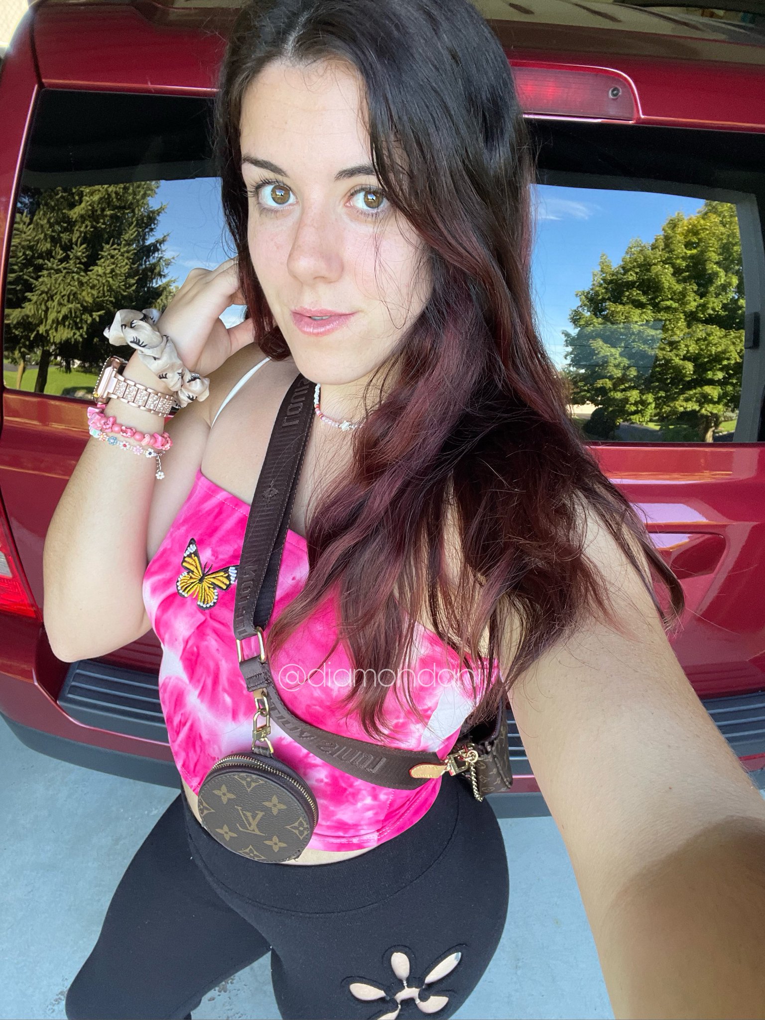 Mz Dani Twitter - jy72b04