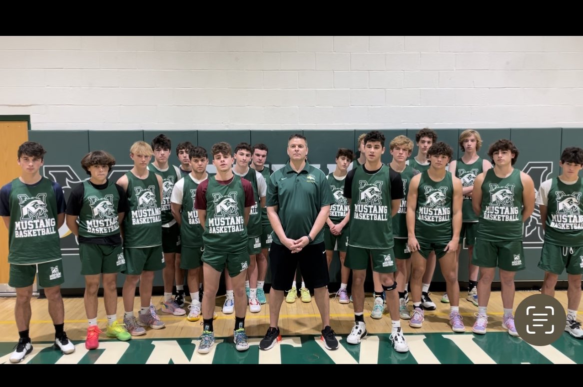 Merry Christmas from the Mustangs!! Enjoy well deserved time with family! Then come watch us play in the Pequannock Christmas tournament on Tuesday at noon vs Pequannock. Going to be a battle to try to take down last years runner up in the county championship #family #hardwork