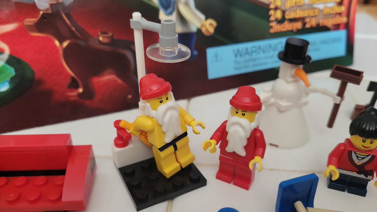 bizarrelegobook's tweet photo. Merry Christmas to all those who celebrate! Had to rebuild the 2010 Advent Calendar (2824) and its controversial Shower Santa for this Bizarre LEGO season!

#BizarreLEGO #LEGOtrivia #ObscureLEGO #LEGO #Kickstarter 

Hope to see the book become a reality soon! 🔽 https://t.co/Cm8FCpFTqw