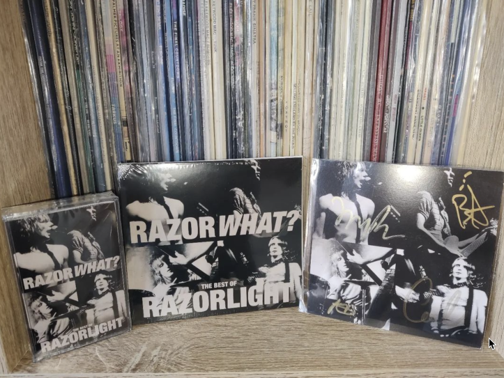 Razorlight's tweet photo. We’ve loved the pictures you’ve taken of ‘RazorWhat?’ out in the world living its best life…Thanks for sharing, we hope you've having the best cozy weekend.
Feat: Erik Kuiper, James Peter Lawton, @emerym1 and @lowportmusic
#Razorlight
#Razorwhat
#razorwhatrazorlight https://t.co/MfS4rg40Gu