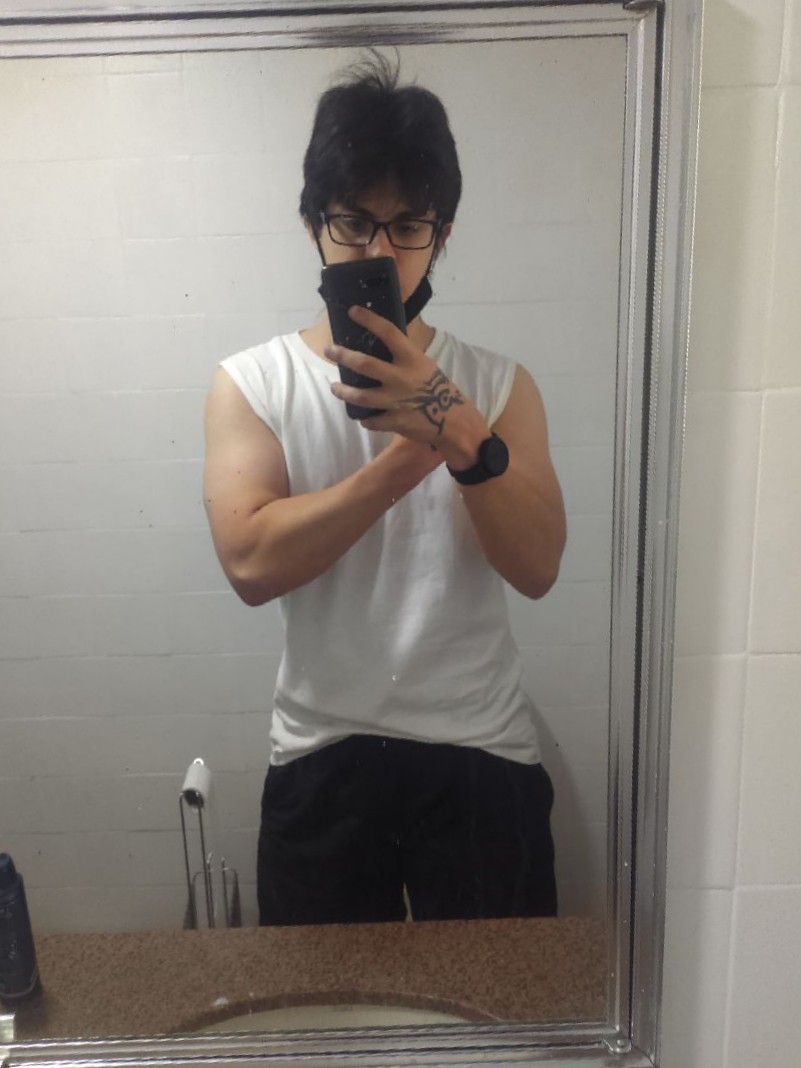 costabot_'s tweet image. 1: com uns 78kg (Nov 2021) voltando a treinar depois de quebrar o úmero

2: com uns 87kg, voltando a treinar depois da segunda cirurgia para tirar a placa (Set 2022)

3: com 85kg, tirei hj só para postar

Tentei pegar fotos com poses parecidas 

Não sei se #Crescemos✅ mas tá bom