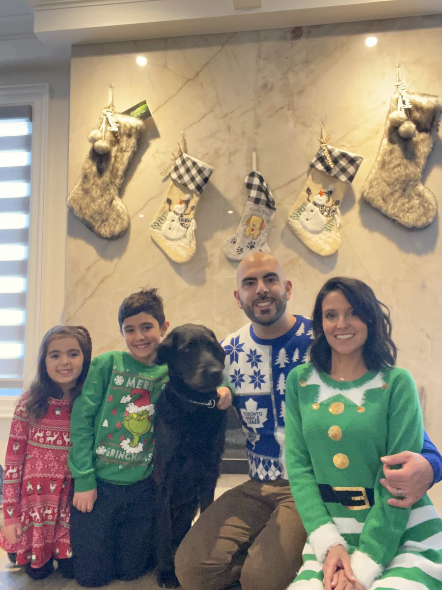 MatthewG1988's tweet photo. Merry Christmas from my family to your ……. 🎅 🎄 https://t.co/1J9IqG365h