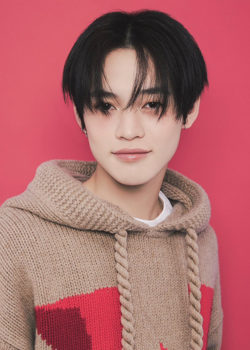 0102LOOKS's tweet photo. #MerryChristmas #CHENLE #NINGNING #천러 #닝닝 #钟辰乐 #宁宁 #宁艺卓 #Christmas ❤️💚 https://t.co/EO42eBNX3K