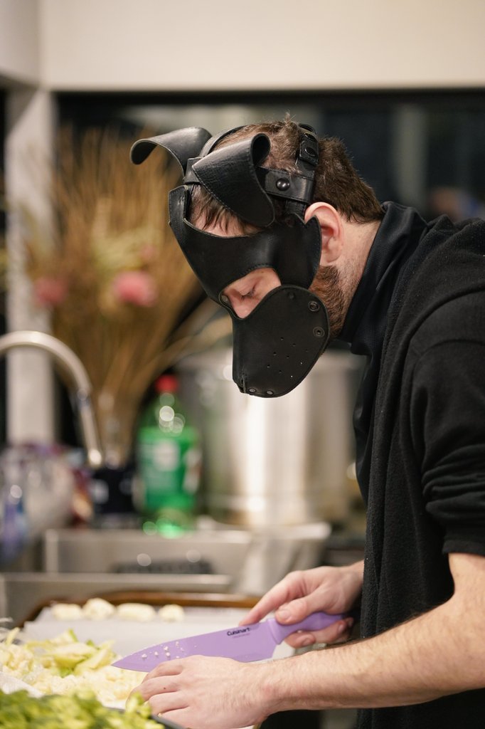 CaspianWolfe's tweet photo. Merry Christmas and happy holidays to everyone out there.
For my holiday post, here are a couple pictures of me cooking a meal during #SCOVAT22 for the whole house. I made a dish called The Chicken Forest. Which simplified is chicken with roasted broccoli and cauliflower. https://t.co/DjQg4FssMO