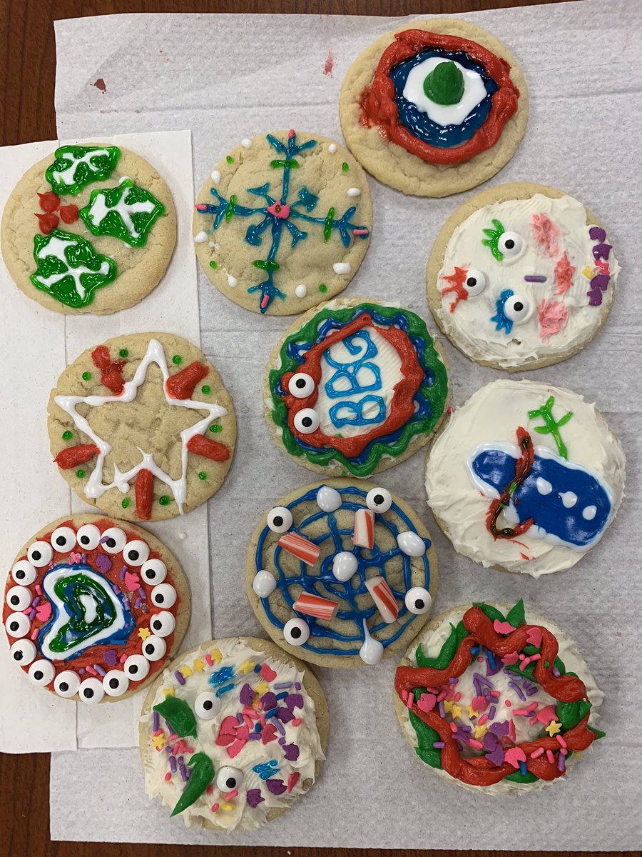 UCBBG's tweet photo. Happy Holidays from BBG! We had some awesome and creative cookie designs at our holiday party🍪! Shout out to Joey for winning the cookie decorating competition!! https://t.co/lp4FhU0BSP