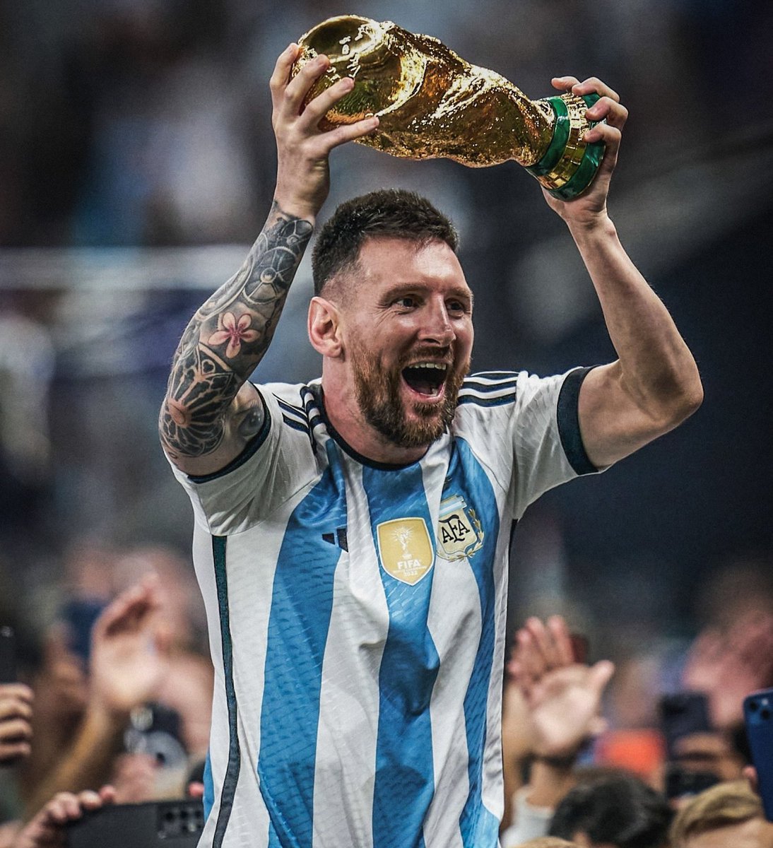 la12tuittera's tweet photo. Hace una semana gritábamos “CAMPEONES DEL MUNDO” ⭐️⭐️⭐️🇦🇷 https://t.co/Uq02yUArdg