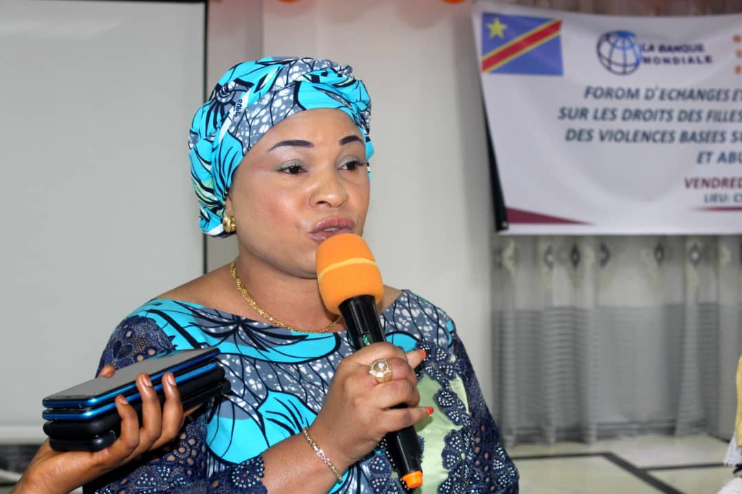 Amour_plus_ong's tweet image. A travers le financement de @UNFPARDC , nous avons organisé un forum d'échanges et de réflexion des jeunes filles sur les droits des filles , et leur rôle dans la prévention des VBG et EAS, en partenariat avec @FMMDI22 . @MKunduma @eugene_kongnyuy @BKabembela @Banquemondiale