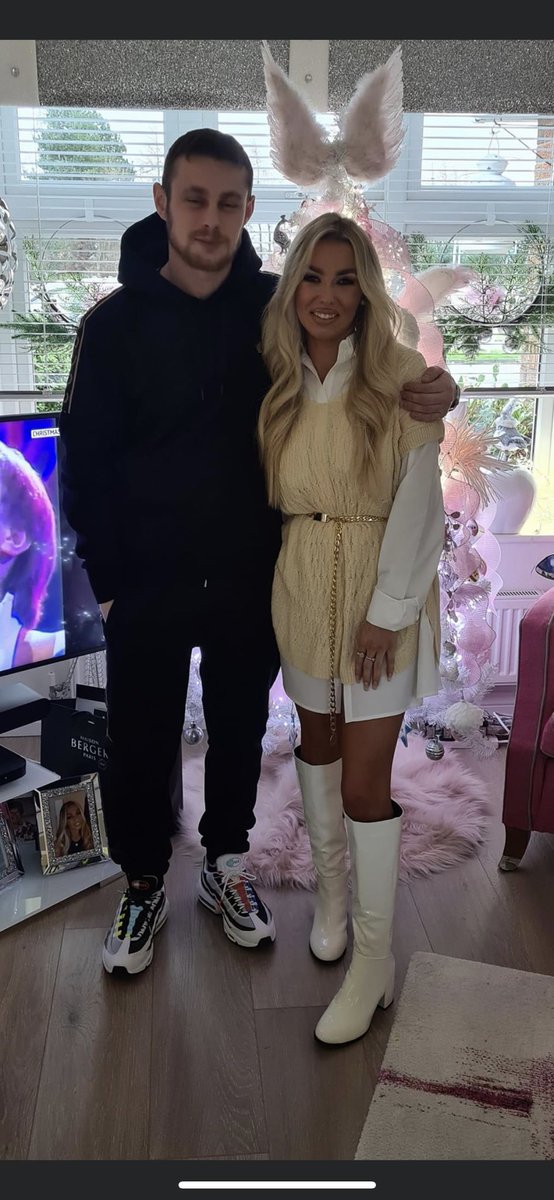mduncannnn's tweet photo. tell ye what couldn’t ask for a better sister https://t.co/58m3I0kVMK