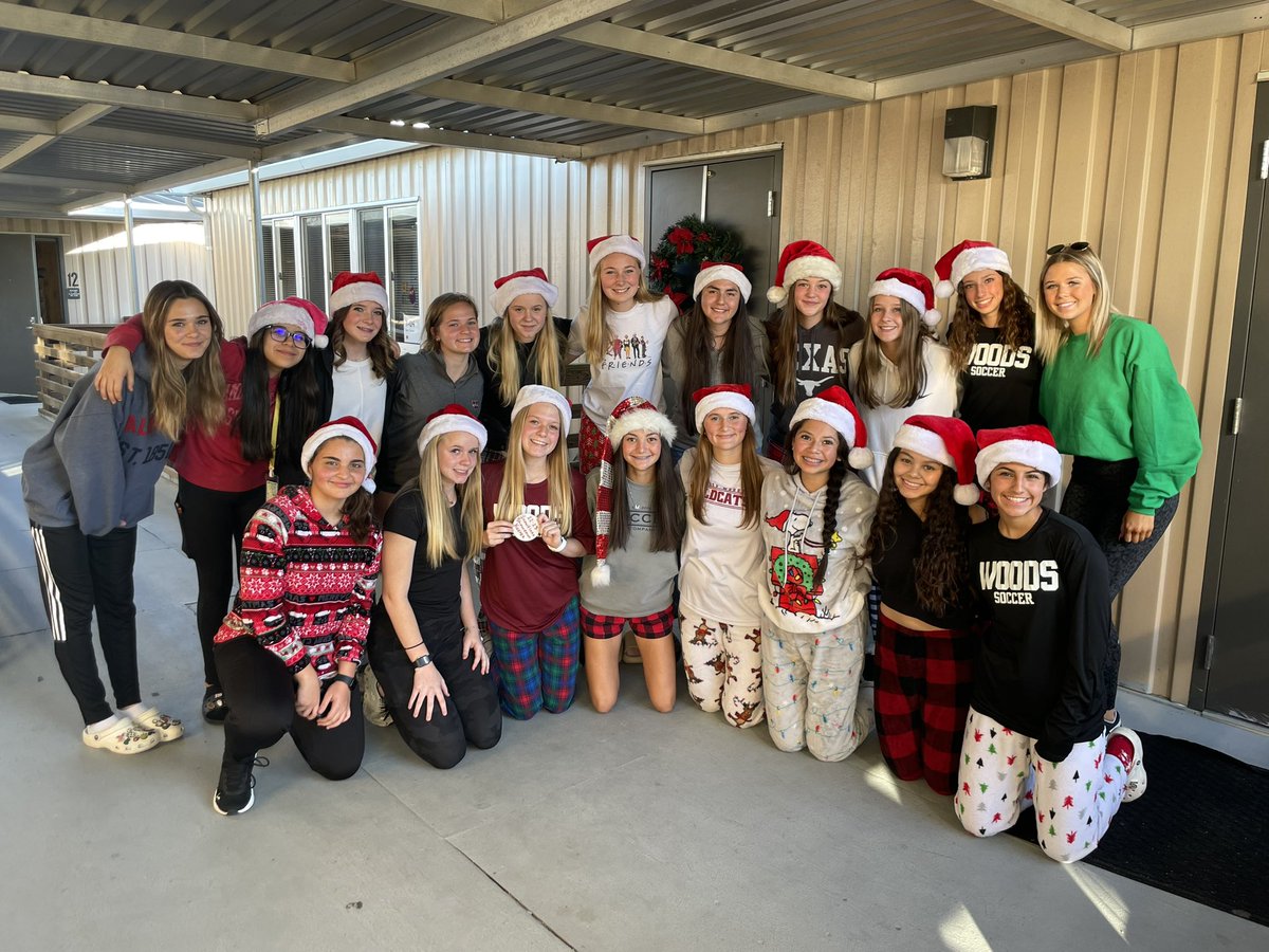 BrewerBunch212's tweet photo. Merry Christmas from Lady Wildcat JV Soccer! https://t.co/tockCq1VDC