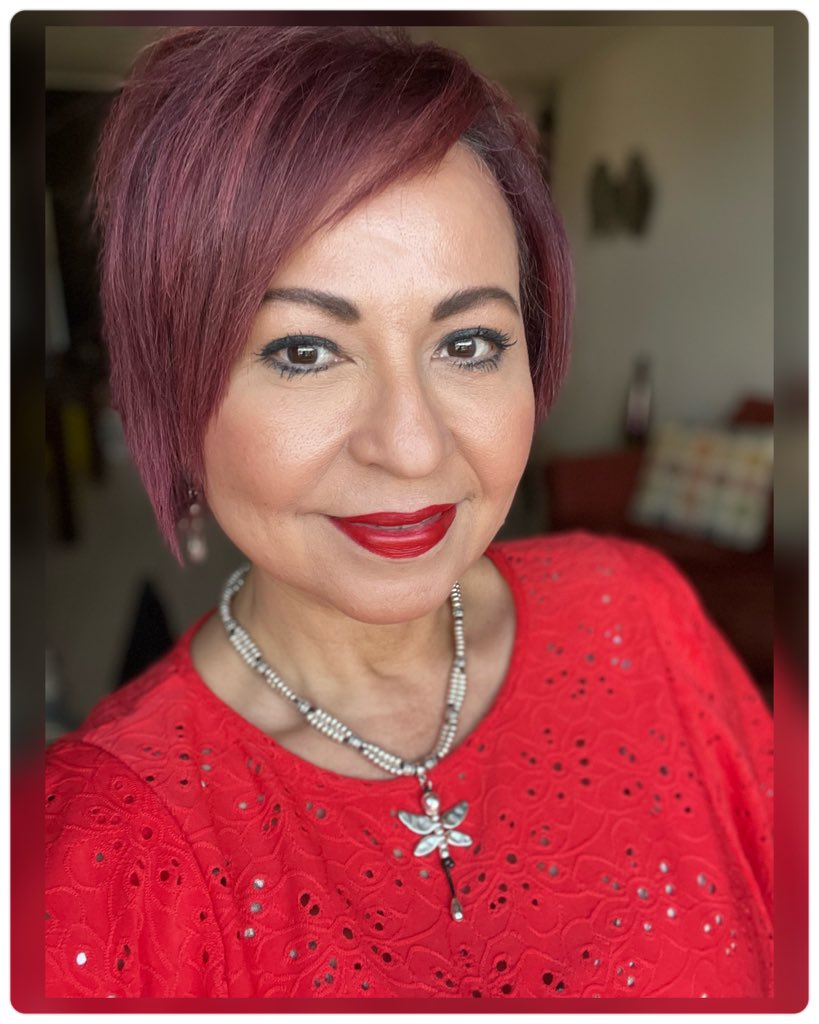 maiditaPR's tweet photo. Navidá’, con bemba colorá’.  ¡Felicidades! 🎄#puertorico #navidad2022 https://t.co/O8TVayMj1s