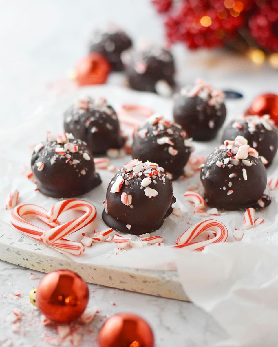 Merry Christmas! We hope your day is as merry and bright as these chocolate peppermint truffles 🎅🏼 

anthonysgoods.com/blogs/recipes/…