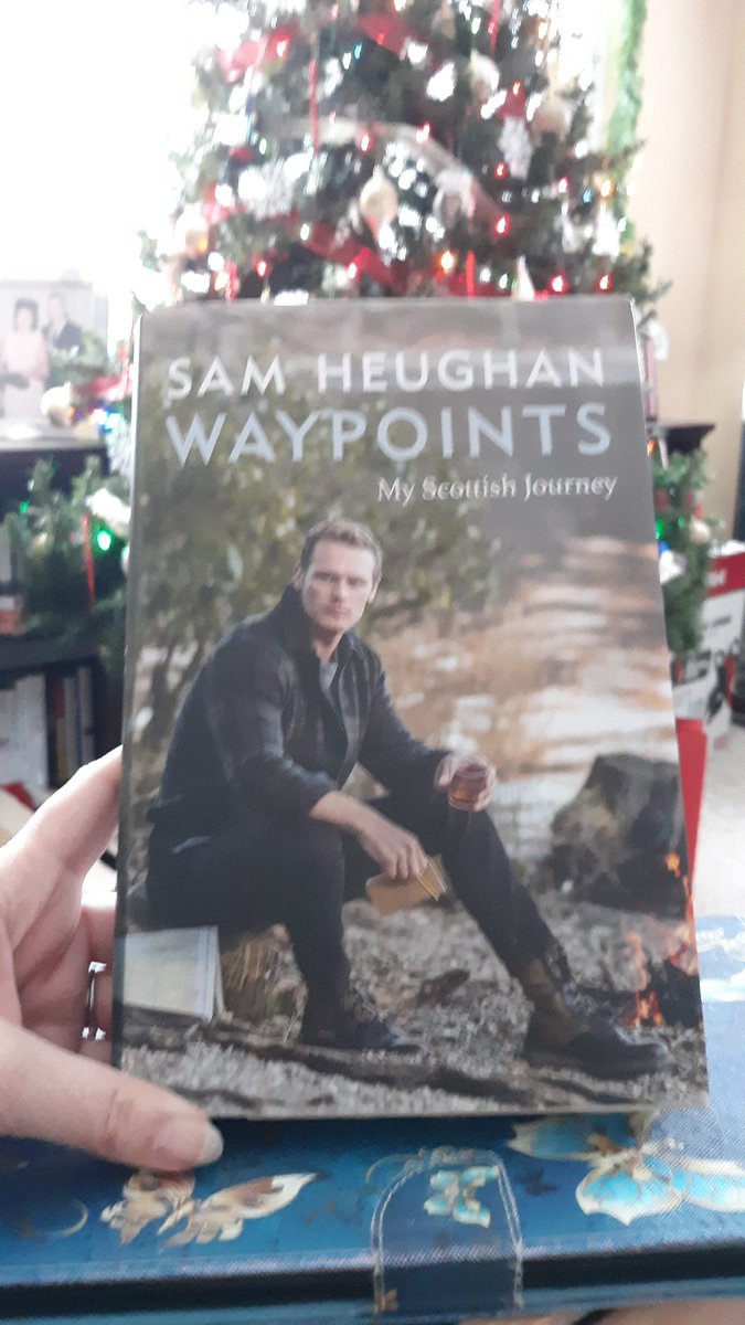 Barb_Mac68's tweet photo. Merry Christmas! Look what I found under the tree. @SamHeughan https://t.co/2ZJM5bY2uk