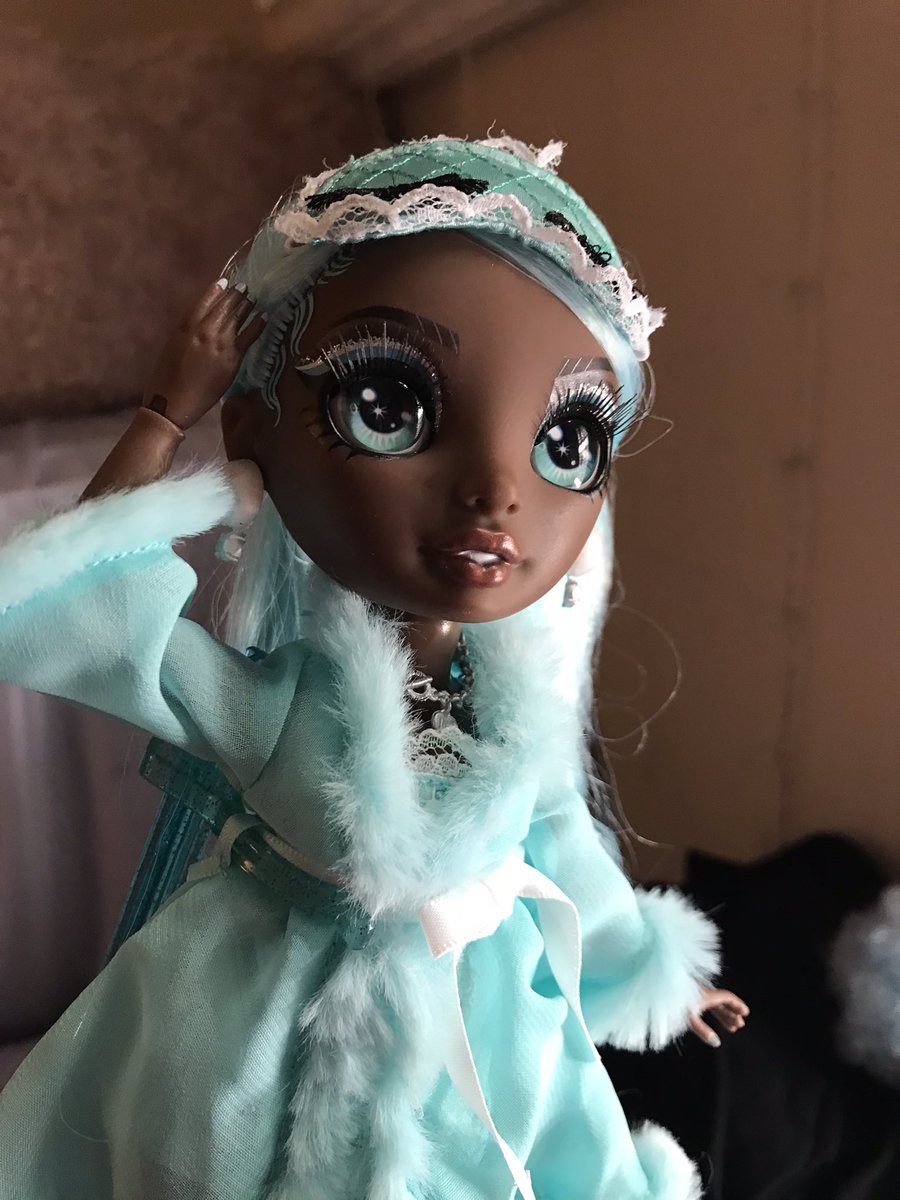 luonyx's tweet photo. robin and sweets restyle 🦋💙 #omgdoll #rainbowhigh #lolsurprise https://t.co/PPcwceN3V1