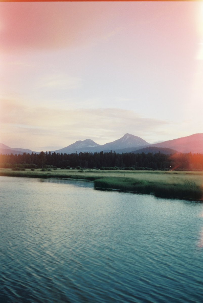 WestonNey's tweet photo. The roll of film broke in my camera, causing me to accidentally expose a few photos, destroying some beyond repair, while leaving others with beautiful light leaks.
@cinestillfilm @traveloregon 
#cinestill #cinestill50d #35mmfilm #35mmphotography #landscapephotography https://t.co/fSLy2nBtus