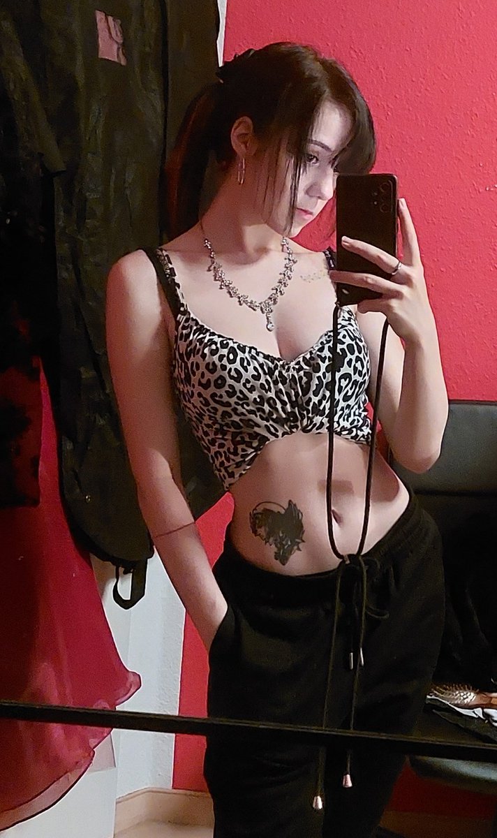 luxusherrin's tweet photo. Weihnachts-RTG 🎄

3 Stunden (bis Mitternacht)
2/2/2 mit 2 Kommis für Sklaven und 10 Kommis für die lieben Ladys!

BONUS: Jeder rt einer Herrin sorgt für +1 Stunde im KG 😈🔥

geldherrin geldsklave zahlschwein findom finsub paypig cuckold 핀돔 핀섭 펨돔 펫오너 https://t.co/z2jtXqtNsI