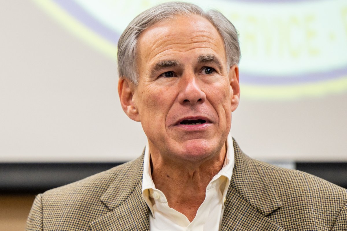 Politics_PR's tweet photo. Greg Abbott Faces Texas Grid 'Emergency' as Power Plants Fail https://t.co/XBjuZzxlFB https://t.co/y03fKJJtqI