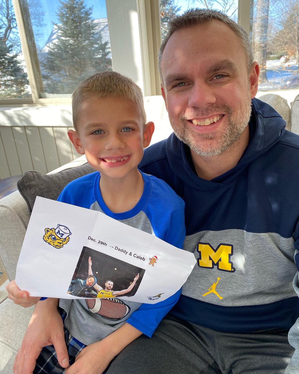 krmcox's tweet photo. The look of surprise is finding out he is going to Michigan next week to see his favorite player Hunter Dickinson @umichbball @rkmcox https://t.co/lqMWuDfo20
