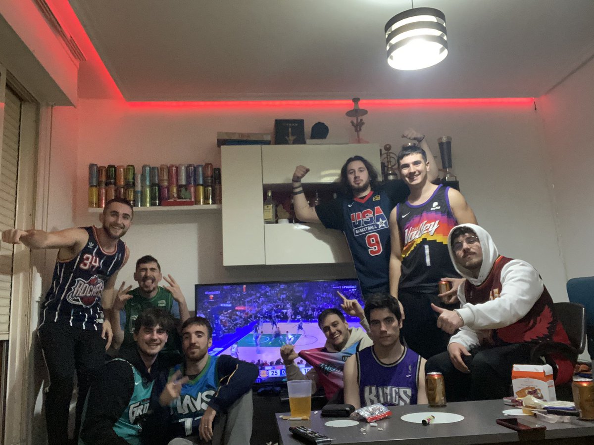 #SantaNBA <a href="/MovistarNBA/">NBA en Movistar Plus+</a> <a href="/ADaimiel/">Ántoni Daimiel</a> <a href="/guillegimenez_/">GuilleGimenez</a>