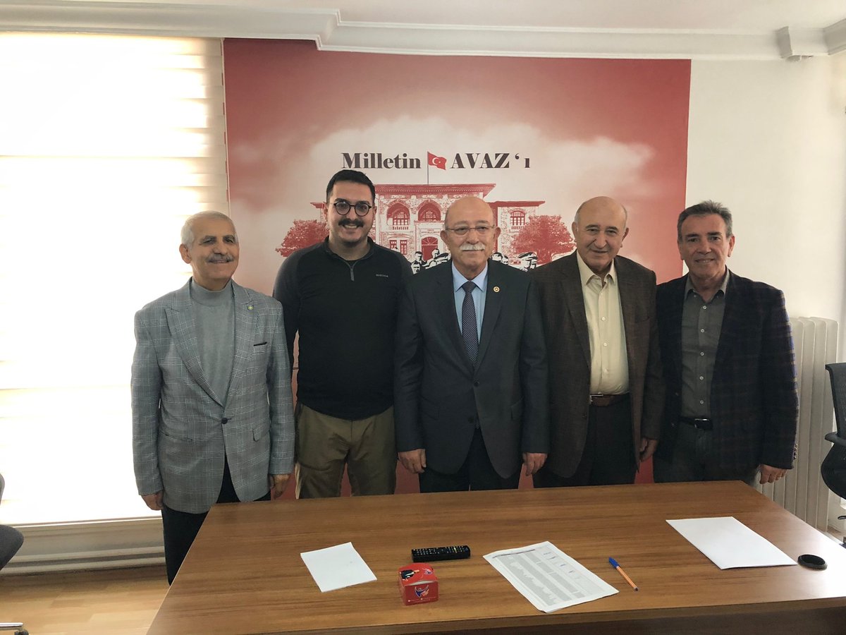 Avaz Araştırma ve Strateji Merkezini ziyaret ettim. İyi Parti Adana milletvekili Sayın <a href="/ikoncuk/">İSMAİL KONCUK</a> Konya milletvekili Sayın <a href="/FahrettinYokus/">Fahrettin Yokuş</a> 57.dönem Bayındırlık bakanı Sayın <a href="/akadirakcan/">Abdülkadir Akcan</a> ve Avaz Başkanı Sayın <a href="/sdeniz13/">Şerafettin DENİZ</a> 'e güzel sohbetleri ve yakın ilgilerinden dolayı teşekkür ederim