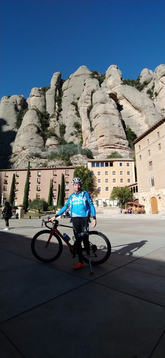 idemticos's tweet photo. 🧡 El embajador @Patukyfull  sí que sabe disfrutar del día de Navidad: madrugón y 'pujada' al Monasterio de Montserrat.
.
🎄🎄 ¡Feliz Navidad a todos! 🎄🎄🎄
.
#Idemticos #CiclismoInclusivo #CiclismoParaTodos https://t.co/h0bDfEQVcS