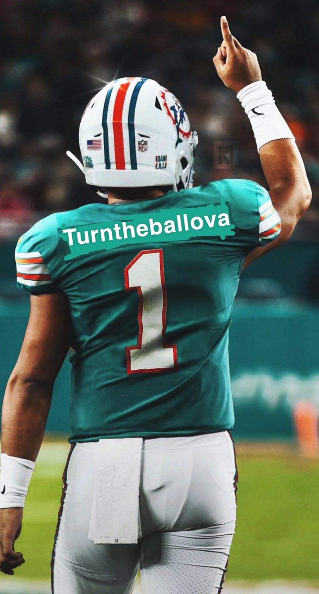 Cnglee8's tweet photo. I actually want the Mike McDaniels to win but Tua….. https://t.co/kVaP1twhrJ