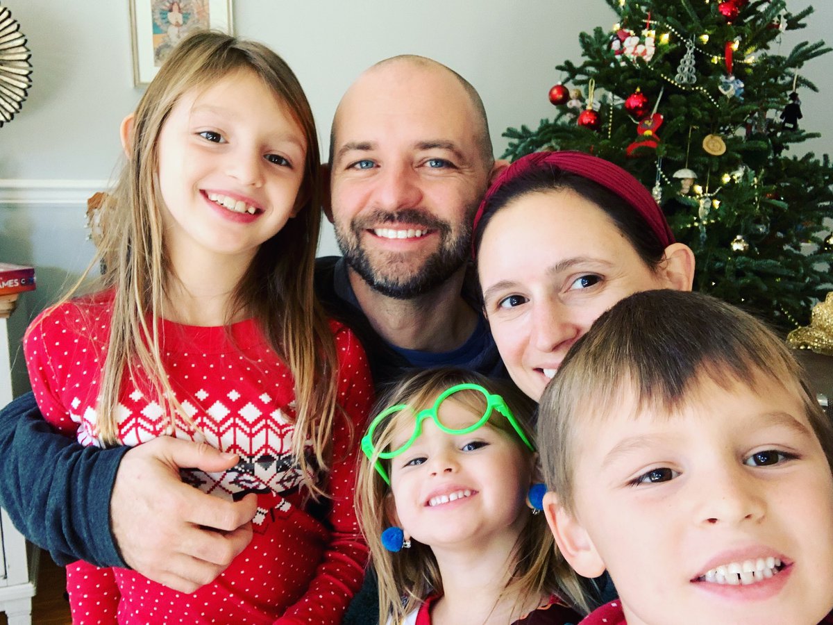 svop18's tweet photo. Merry Christmas &amp; Happy Holidays! Thankful for all these faces + family &amp; friends. Wishing you a year full of love and good health. https://t.co/7cCYumsRec