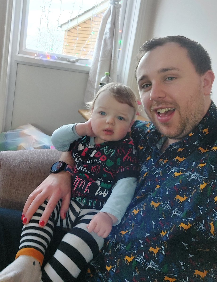 Had a Christmas cuddle with my nephew earlier and he is just the absolute cutest thing ☃️🎄🎅🏼