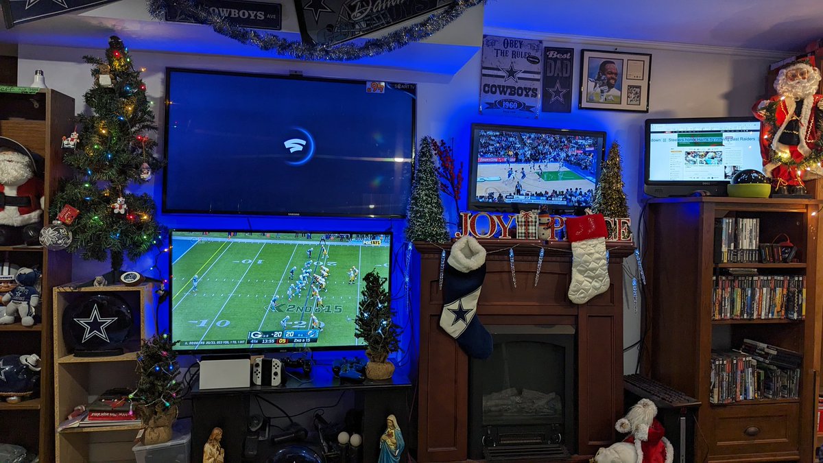 JeffGignac's tweet photo. #MerryChristmas #ChristmasDay Sunday when @NBA meets @NFL
#GBvsMIA on @DAZN_CA
#LALvsDAL #sportsticker
#nflondazn #NFLTwitter
Plus some gaming on #stadia https://t.co/Yjv0AuyiQ3