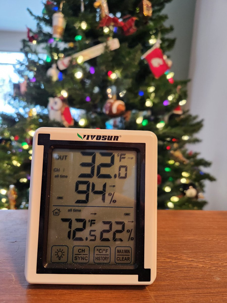 Woohoo! Finally back to/above freezing here in Spokane! Merry Christmas, all! 🎄🌡️ #wawx