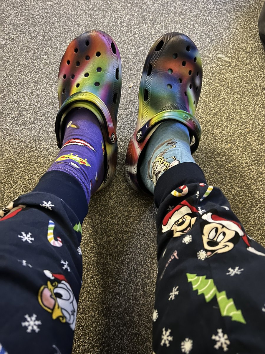 Hagstromwayne's tweet photo. Tonight I am sporting Xmas pjs, odd socks and crocs @Crocs #xmaspjs #Xmas #oddsocks https://t.co/4orEt0QKG8