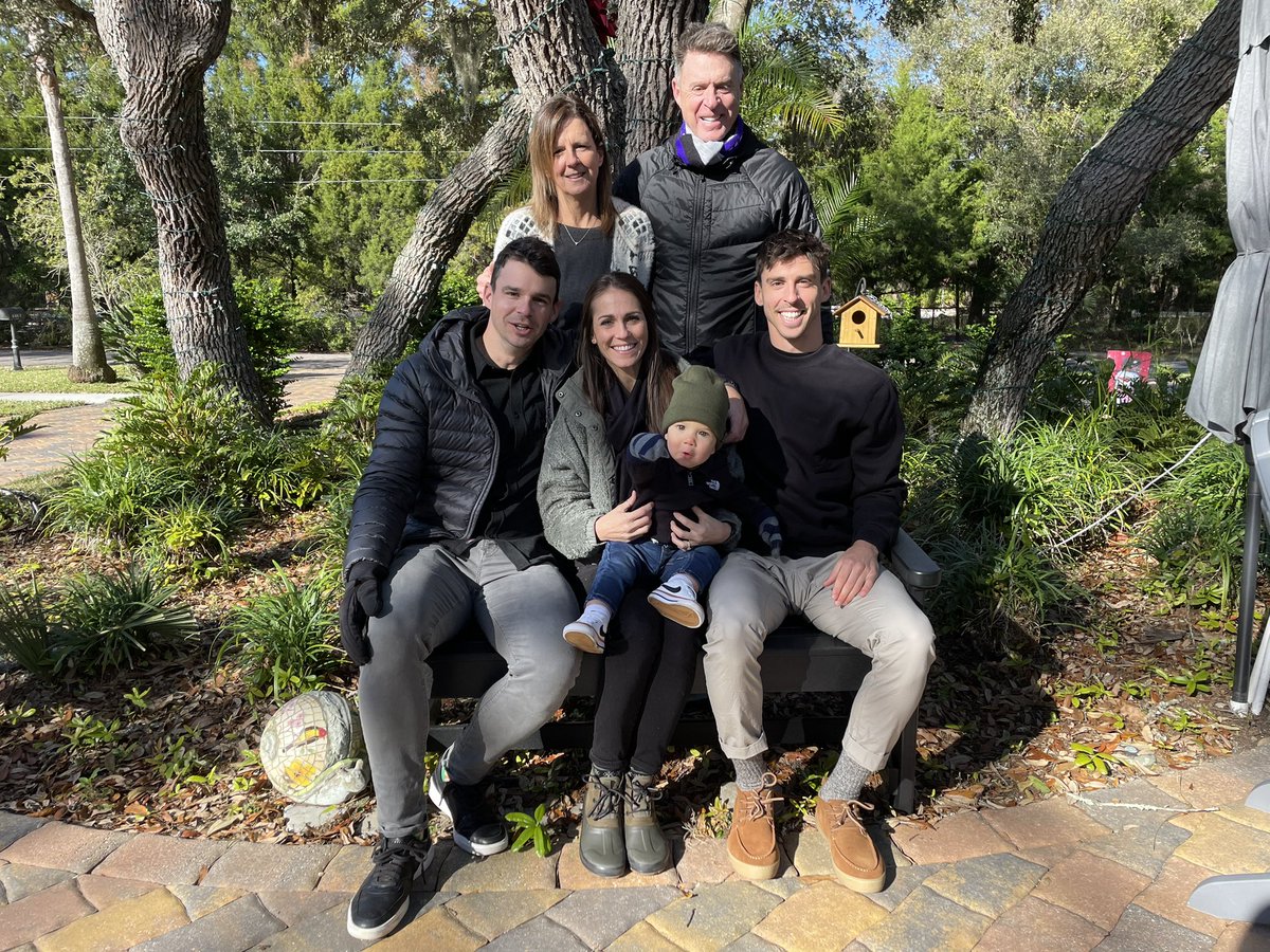 Merry Christmas from the Charpie’s 🎁🎄