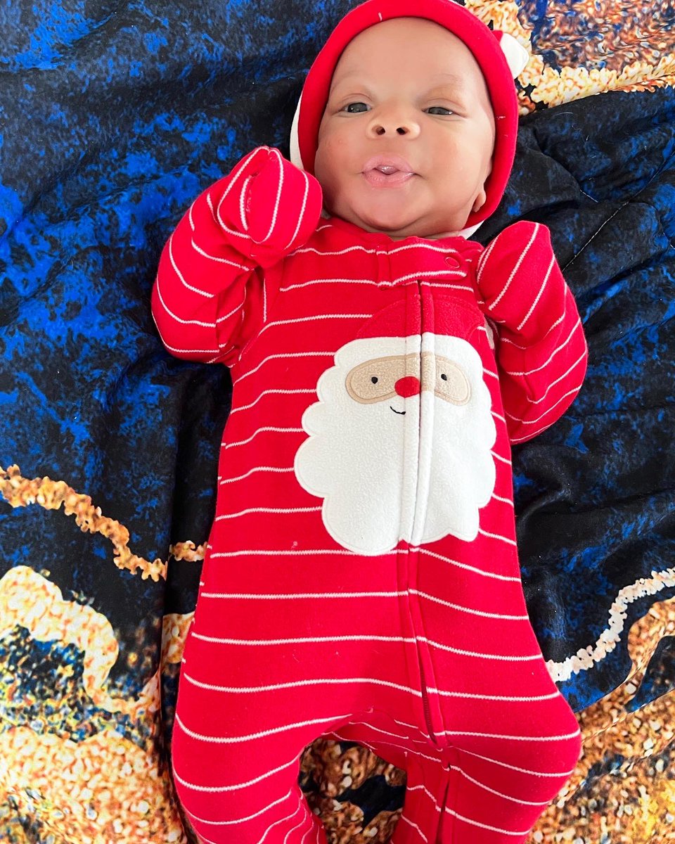 TheZhane's tweet photo. Merry Christmas From Zariyah &amp; I 🎄🎁🎀 https://t.co/eXoO0HgVjd