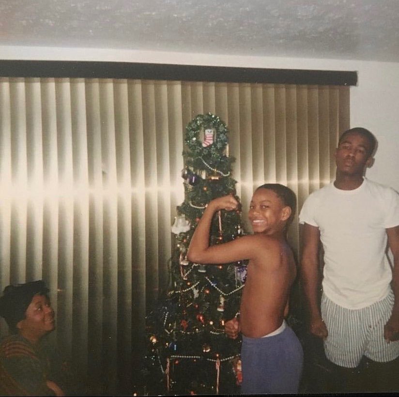 martel122001's tweet photo. Merry Christmas kid I miss u very very much, moms came over & that made me very happy, I think itโs because I told her we had crab legs lol and yo neffs here! Life ainโt the same no more we all adjusting, see u when I get there. #HeadHighChestOut ๐ค๐ค๐พ๐๐ข๐ข #LLMyLilBro #LLRell https://t.co/kD4mNCJN2J