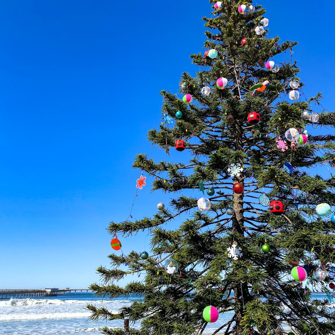 doubletreesdbay's tweet image. Ho ho ho, happy holidays from your friends at Holiday Inn Bayside. We hope your day is merry and as bright as our San Diego sun 😎🎄 See you in 2023! 

#HolidayInnBayside