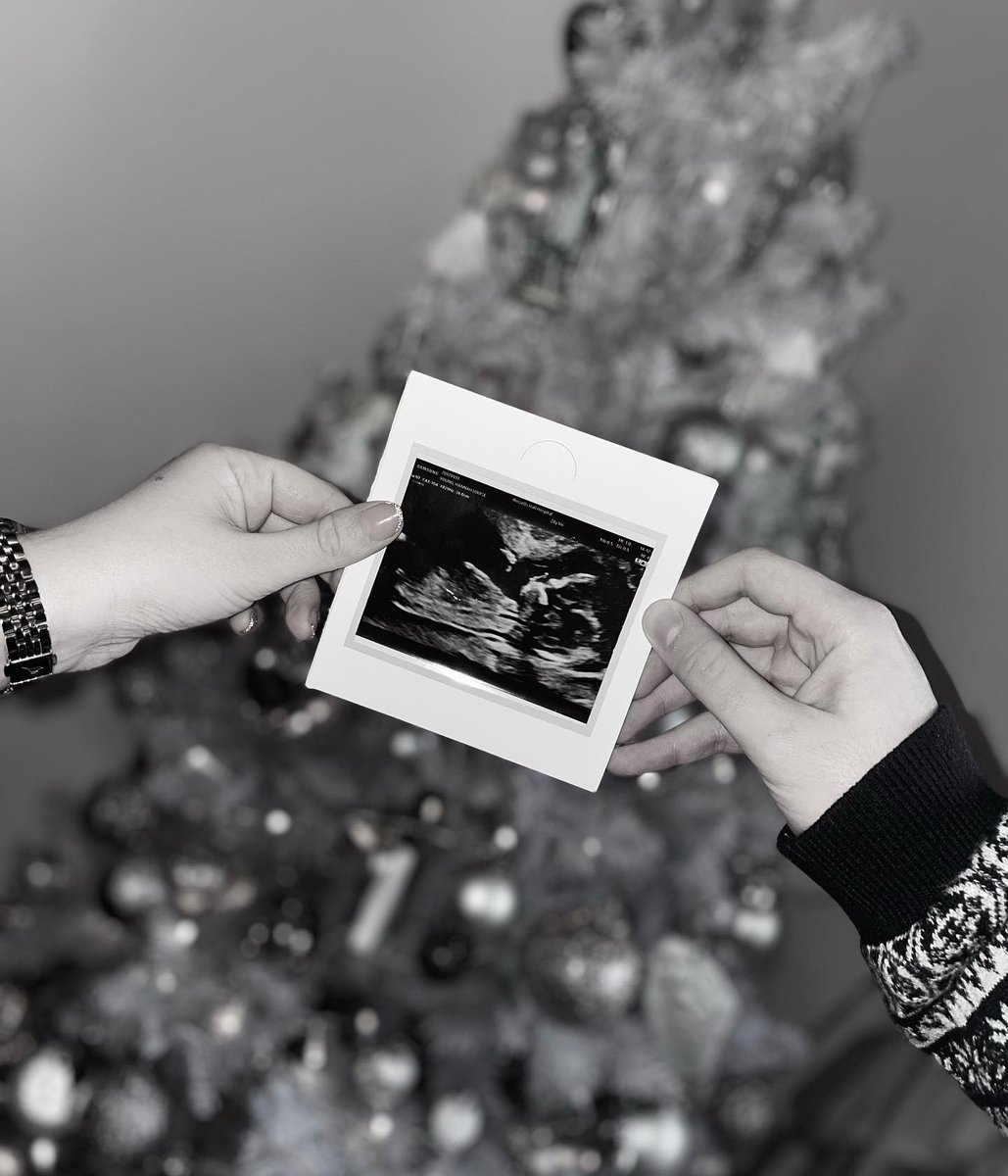JamalSamaoli's tweet photo. Merry Christmas to all! A special year ahead 👀 here’s to 2023 🎉👶🏽 https://t.co/MZjXQ5t3vC