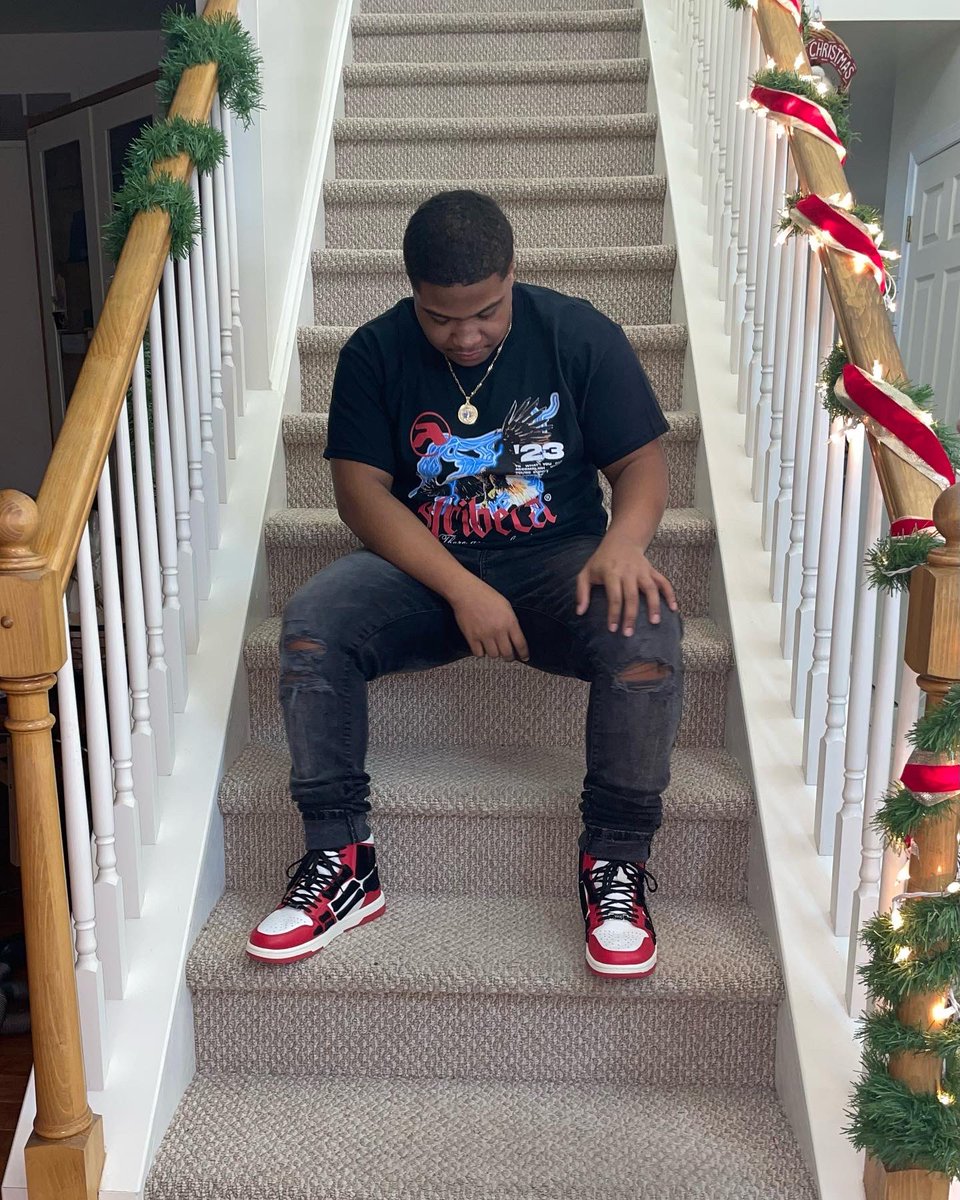 SRTJHOAN's tweet photo. Merry Christmas 🎄 https://t.co/pVSecMDew4