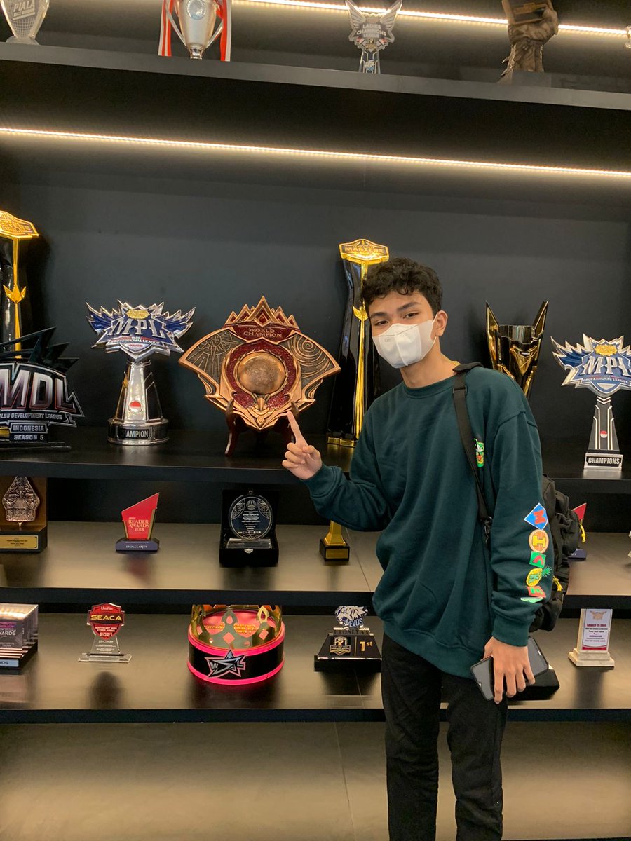 andremaulana_11's tweet photo. Kalo hati udah membiru mah sulit💙
#evosesport
#evosfams https://t.co/5kLbA8n0TE