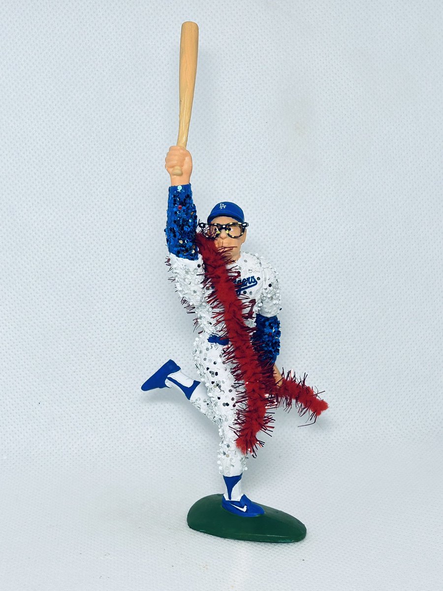 MikeBostic72's tweet photo. Custom @eltonofficial Dodger Stadium 1975. #ClonyCustoms https://t.co/Ob4BRH6qnp