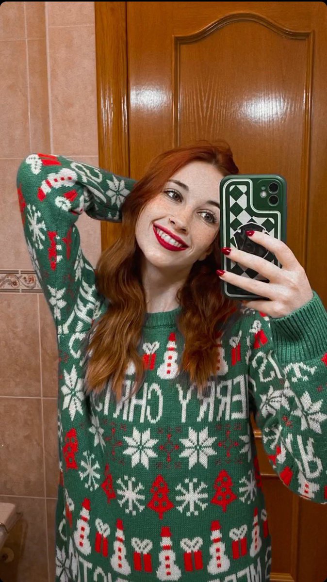 Megane_Stark's tweet photo. No sé ya cómo se usa Twitter pero feliz navidad ❤️ https://t.co/ezZbkUtqDb